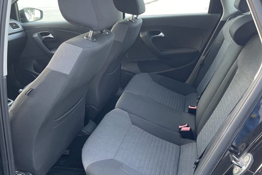 Volkswagen Polo 2010 Black