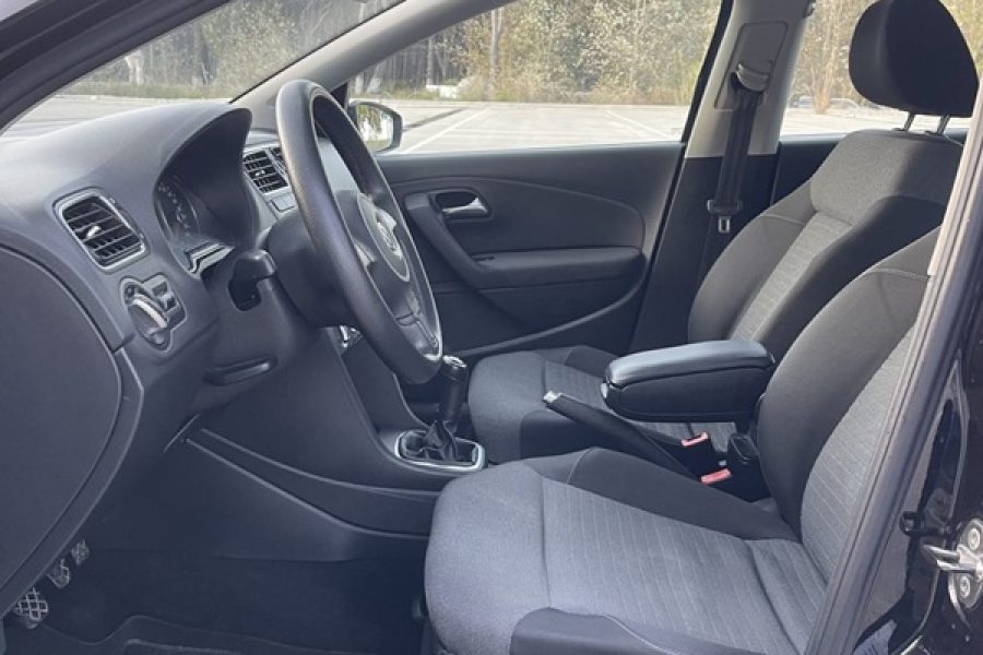 Volkswagen Polo 2010 Black