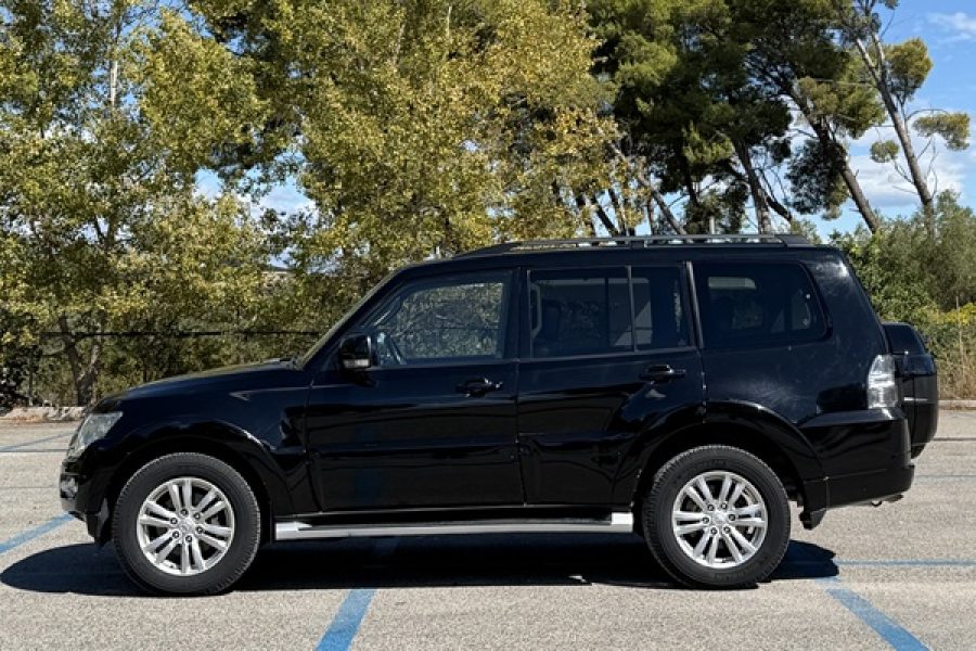 Mitsubishi Pajero 2016