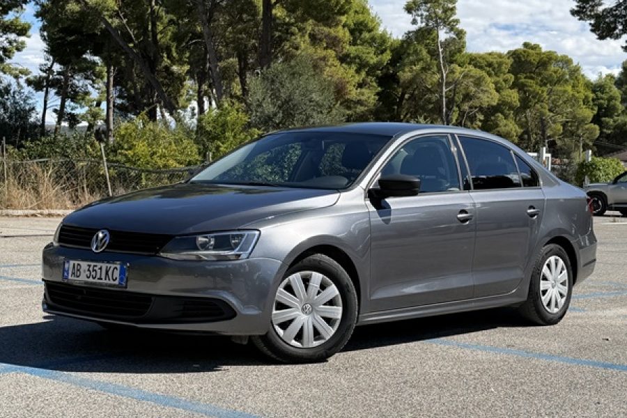 Volkswagen Jetta (Grey)