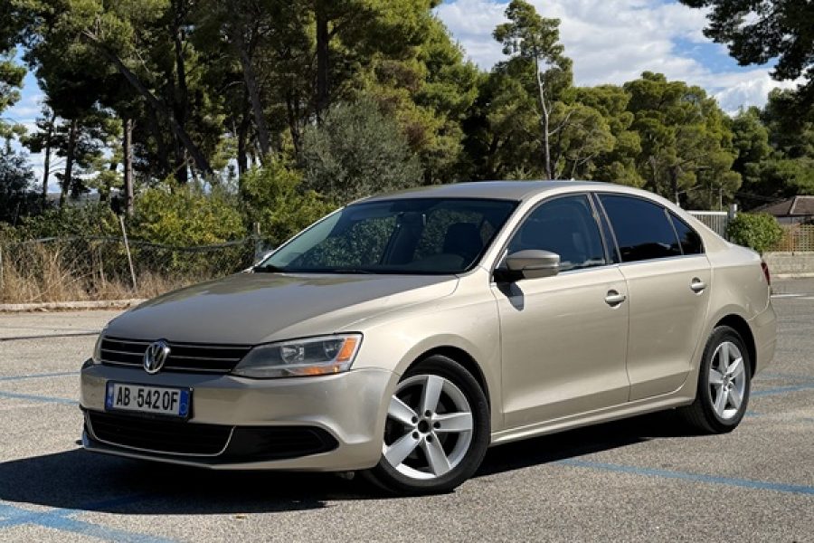Volkswagen Jetta 2013 (Gold)